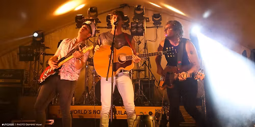 Keanan Eksteen LIVE at café Roux!